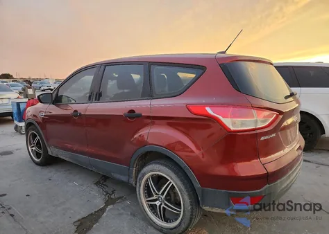 2015 Ford Escape S z USA, uszkodzony, nr VIN 1FMCU0F74FUA36857